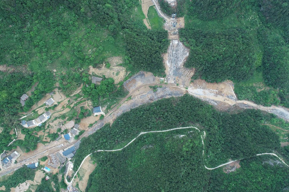 曾榮路改建工程全面提速，跑出建設“加速度”